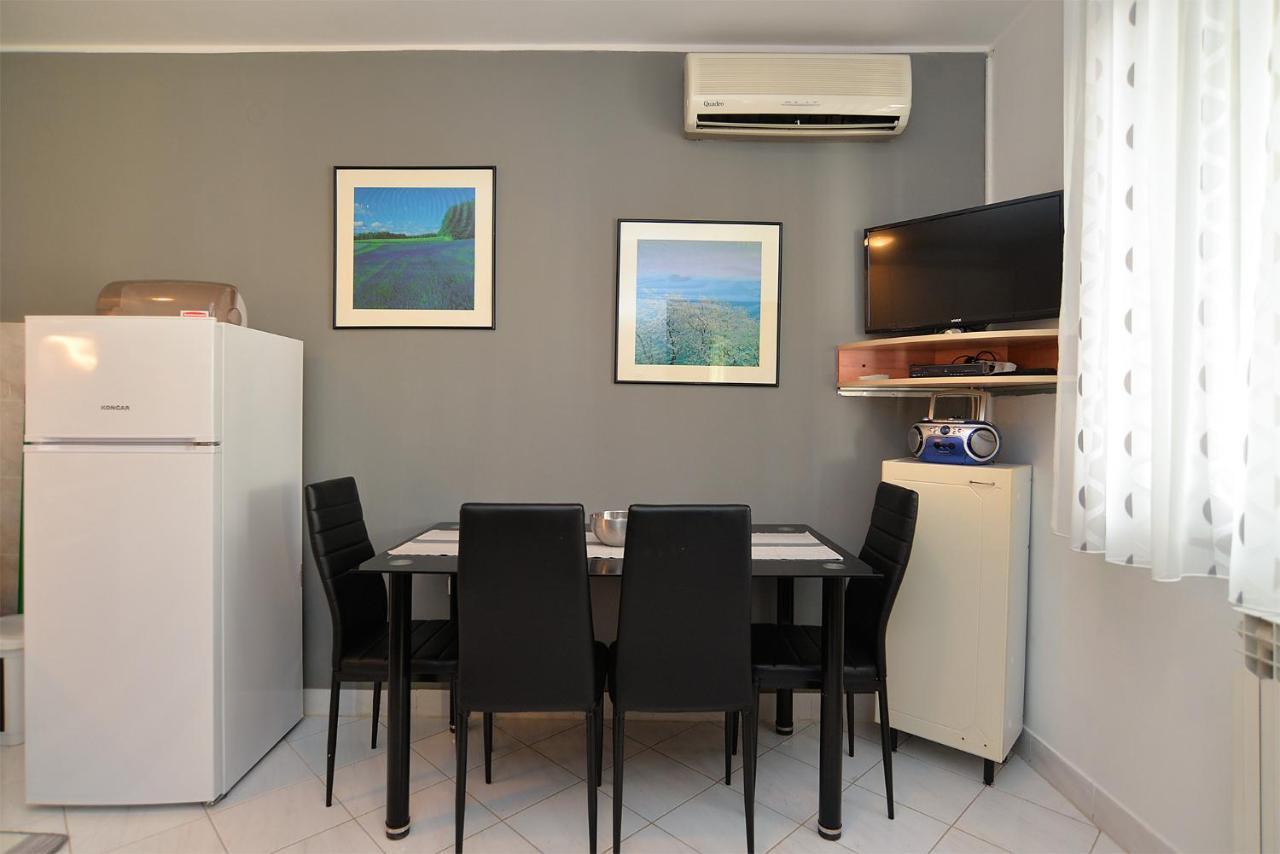 Apartment Mario 2060 Пула Екстер'єр фото